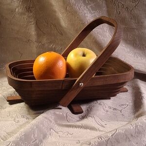 Wooden Collapsible Basket     (Fruit Not Included)